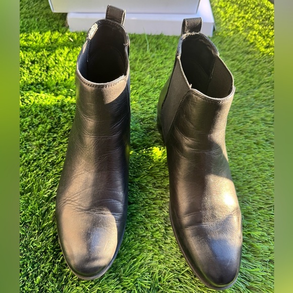 Steve Madden Dover Ankle Chelsea Boots in Black - Picture 11 of 11
